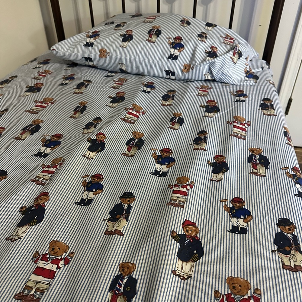 Striped Bear Print Bedding Set